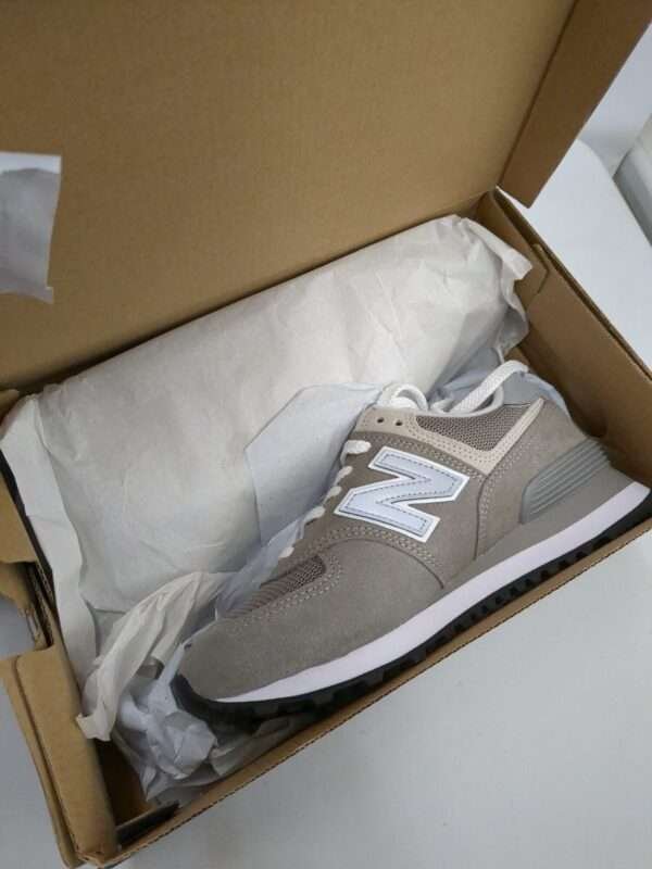 new balance US Womens 6 1/2